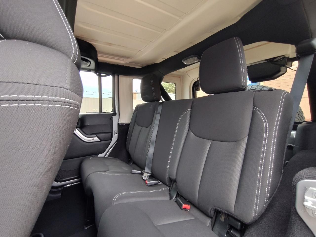 Jeep Wrangler Unlimited Sahara 4WD 2014
