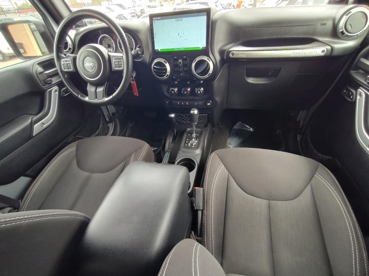 Jeep Wrangler Unlimited Sahara 4WD 2014