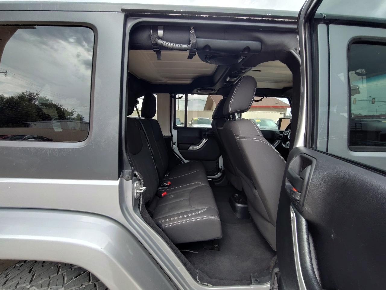 Jeep Wrangler Unlimited Sahara 4WD 2014