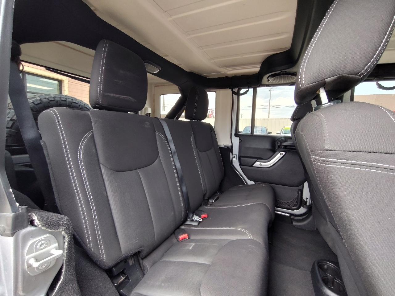 Jeep Wrangler Unlimited Sahara 4WD 2014