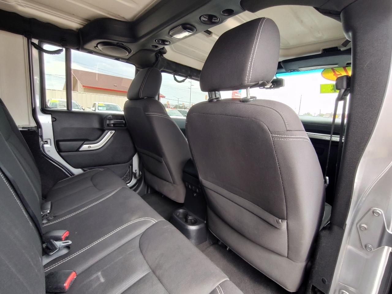 Jeep Wrangler Unlimited Sahara 4WD 2014