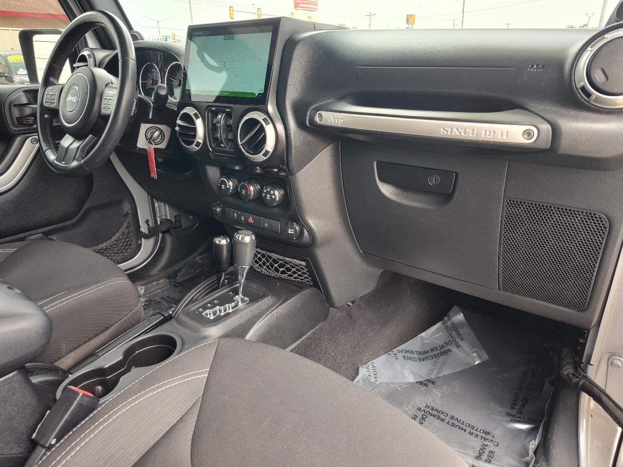 Jeep Wrangler Unlimited Sahara 4WD 2014