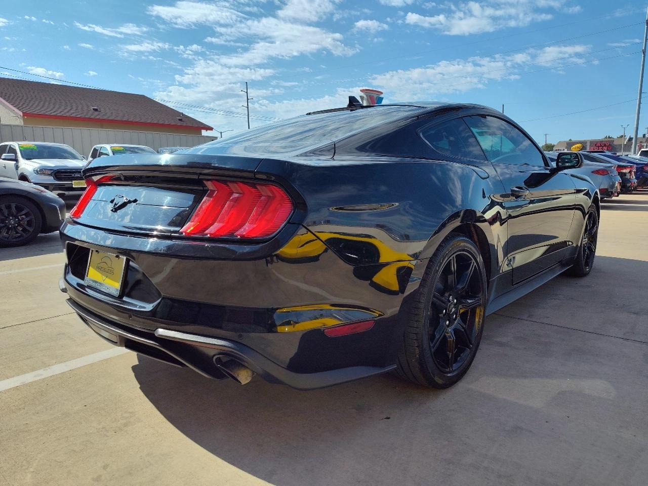 Ford Mustang EcoBoost Coupe 2020