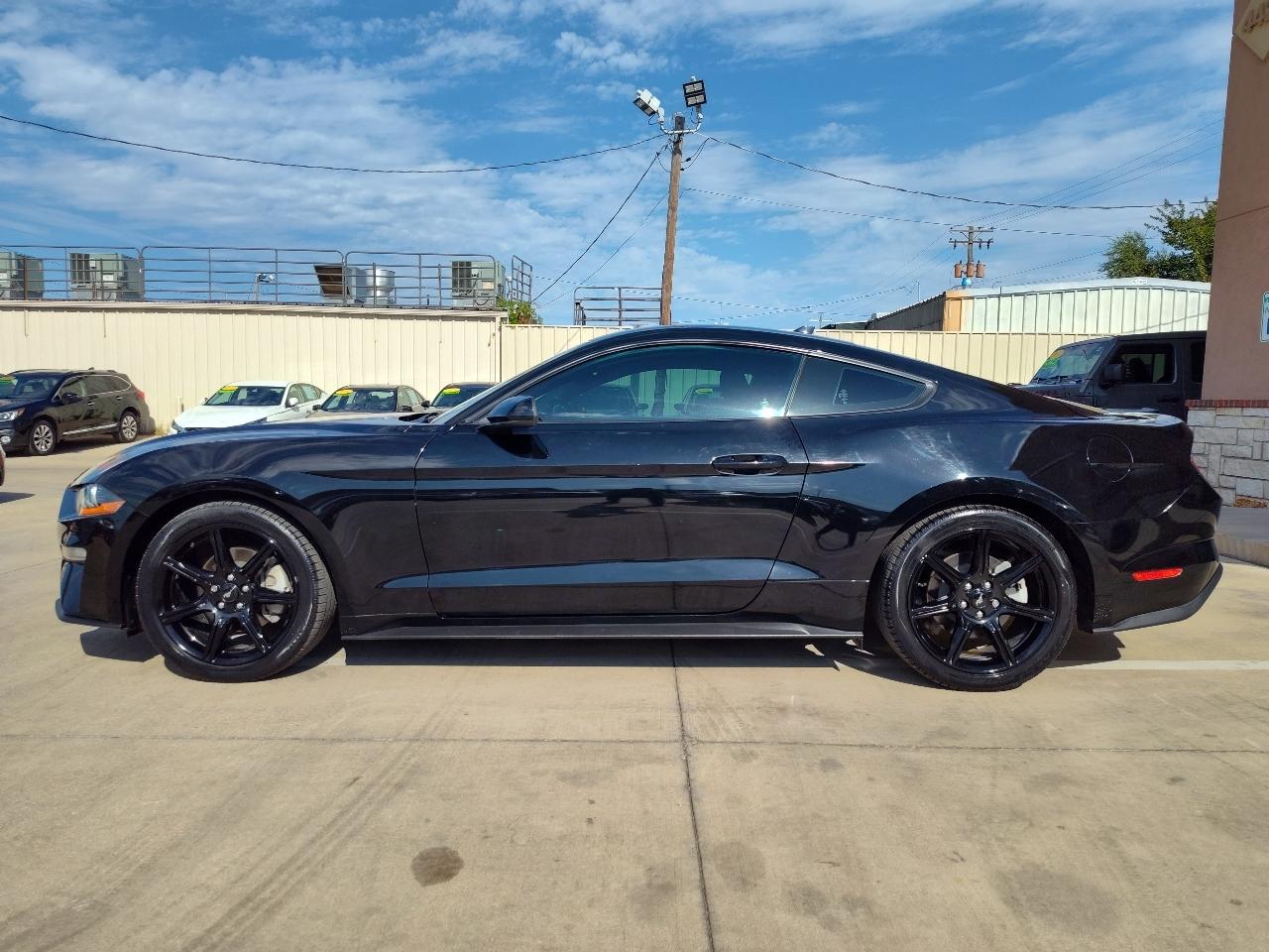 Ford Mustang EcoBoost Coupe 2020