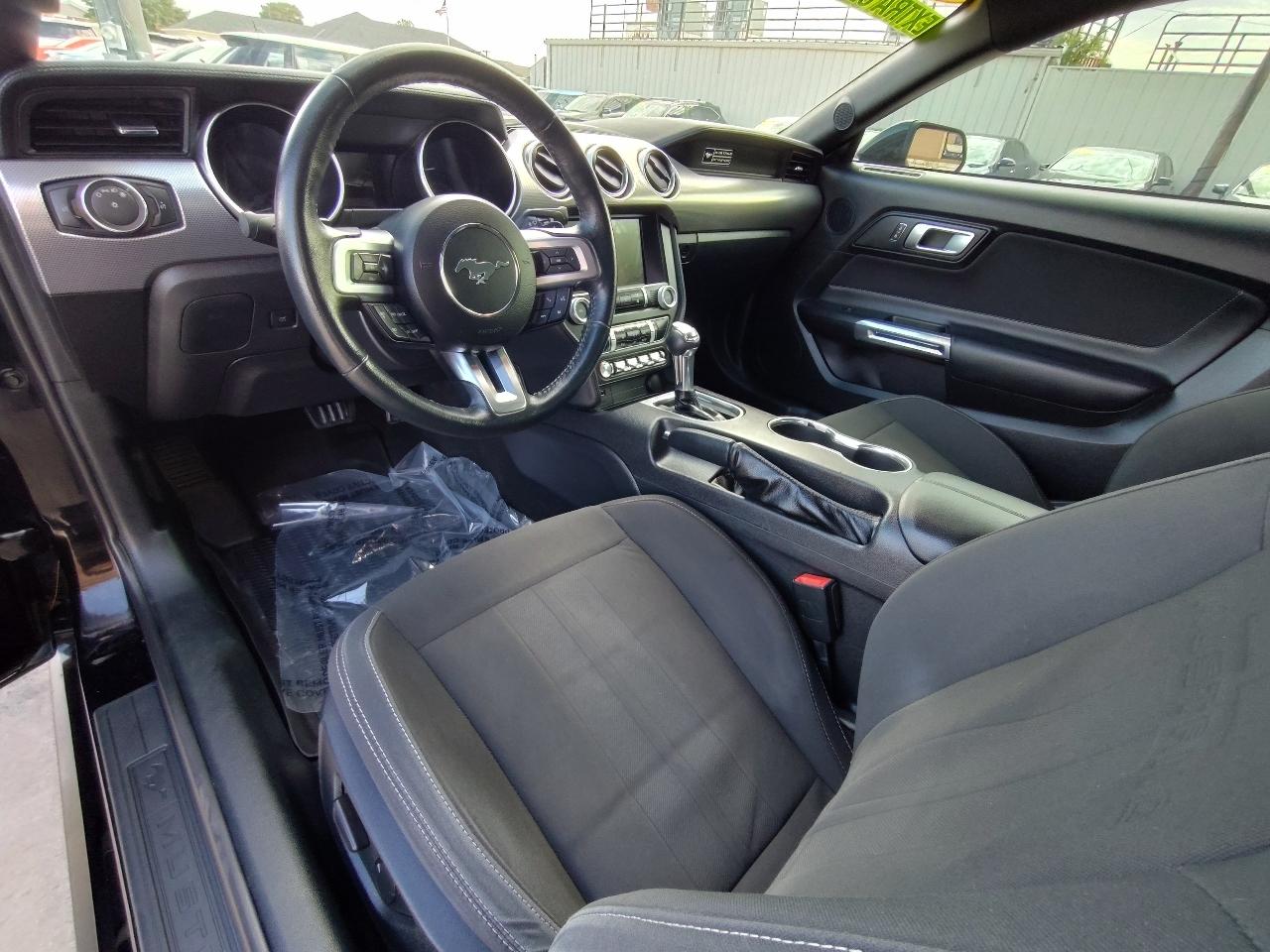 Ford Mustang EcoBoost Coupe 2020