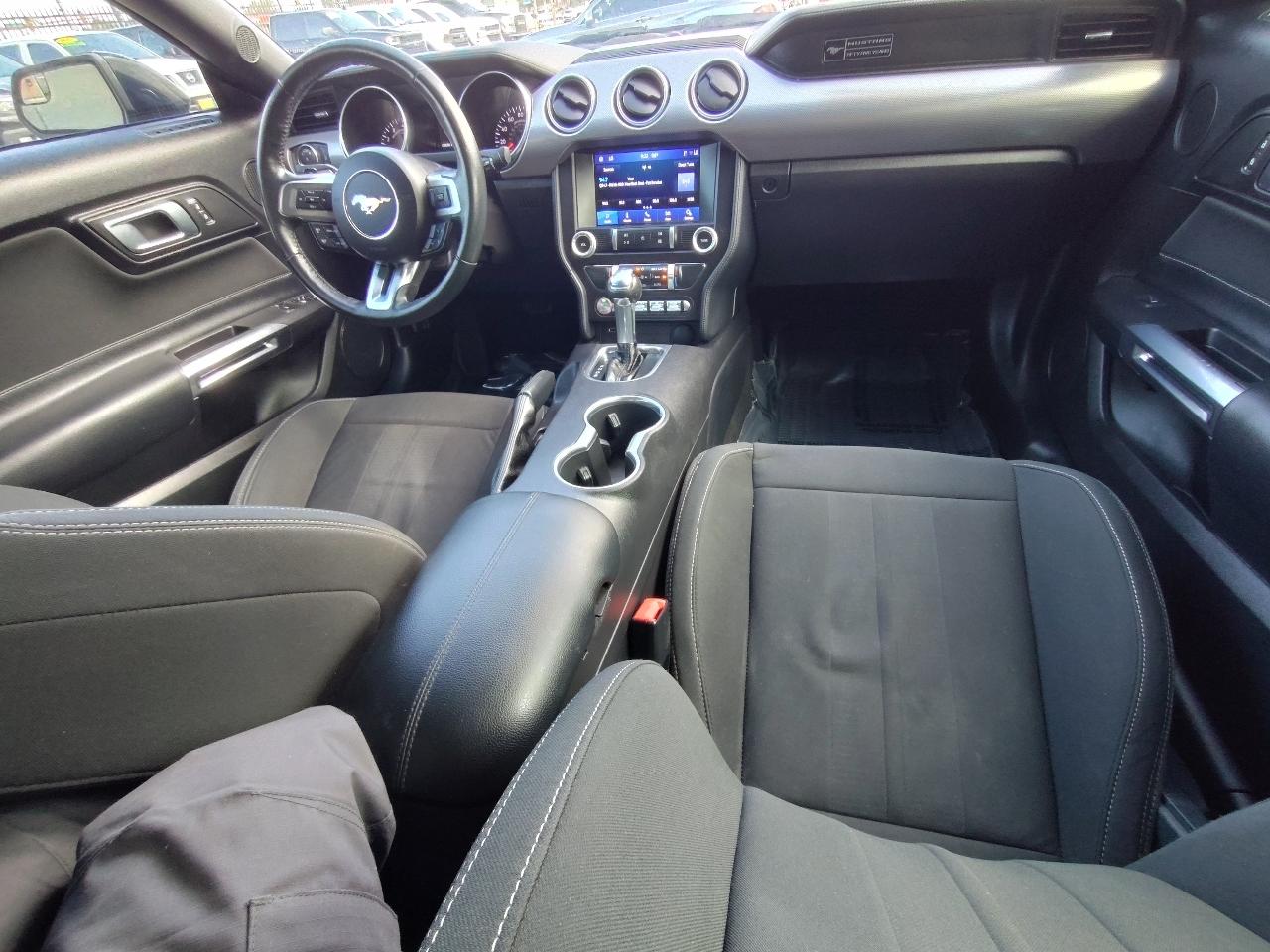 Ford Mustang EcoBoost Coupe 2020