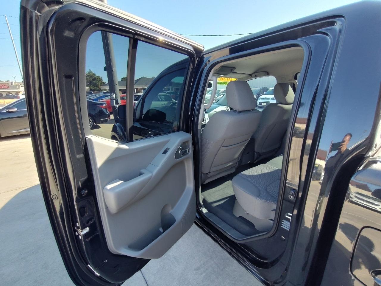 Nissan Frontier SV Crew Cab V6 2020