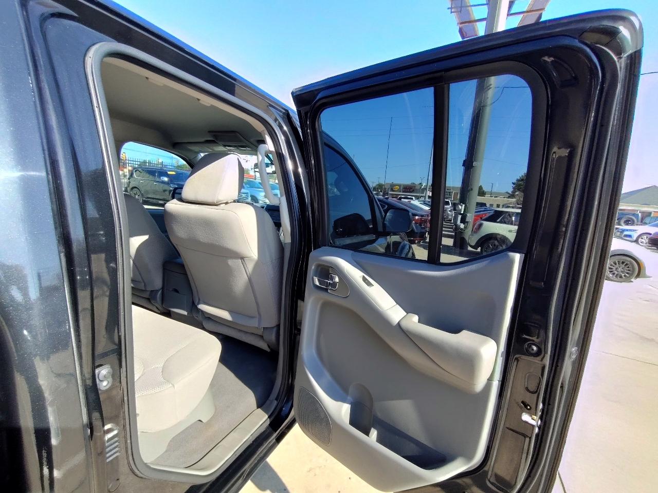 Nissan Frontier SV Crew Cab V6 2020