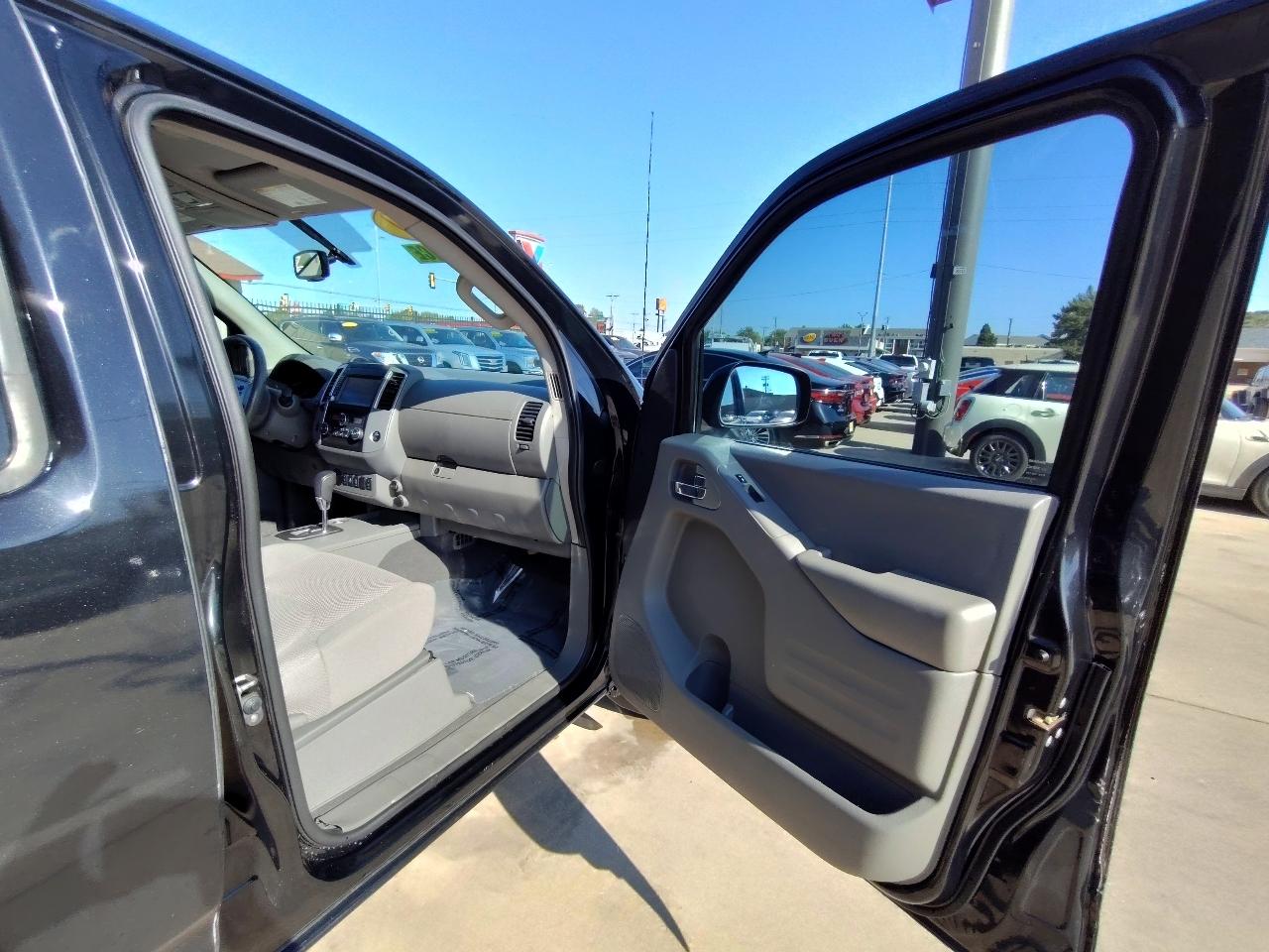 Nissan Frontier SV Crew Cab V6 2020