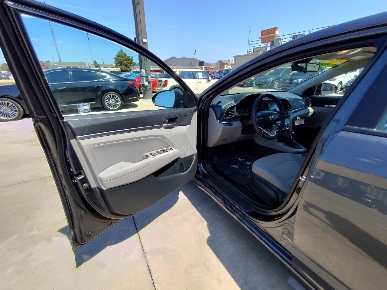 Hyundai Elantra SEL Sport Sedan 2020