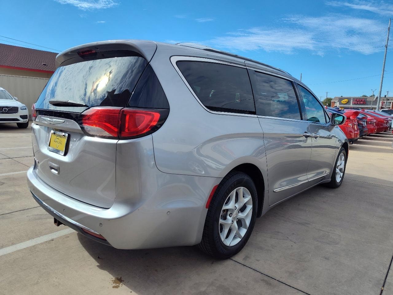 Chrysler Pacifica  2017