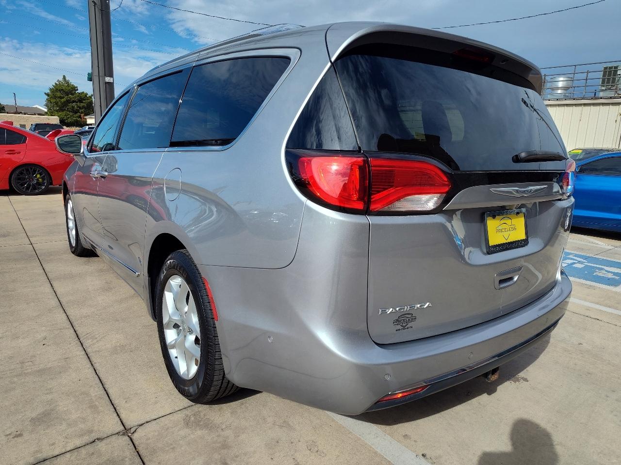 Chrysler Pacifica  2017
