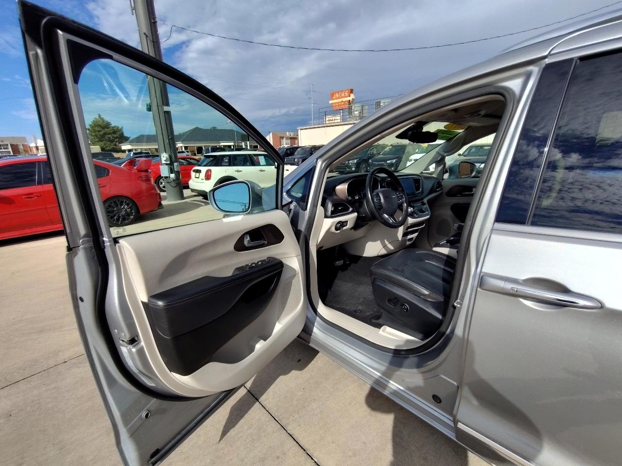 Chrysler Pacifica  2017
