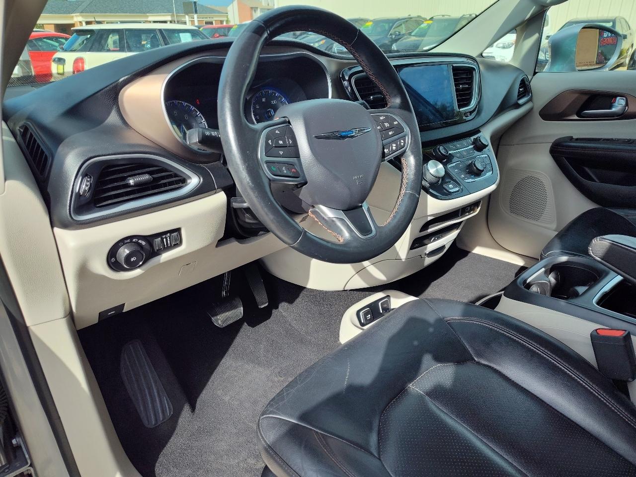 Chrysler Pacifica  2017