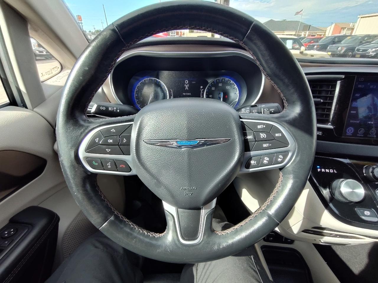 Chrysler Pacifica  2017