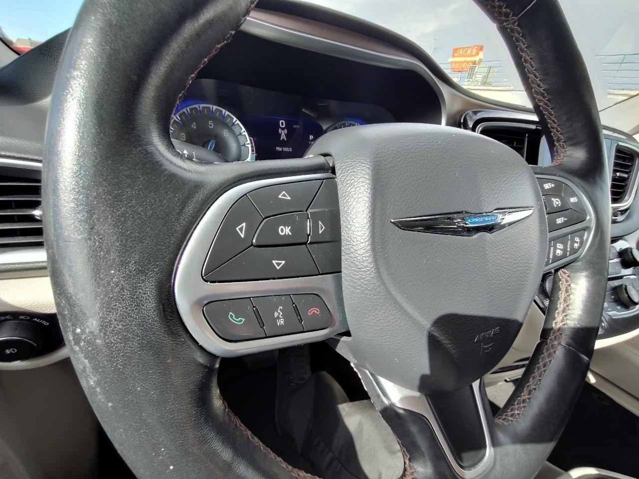 Chrysler Pacifica  2017