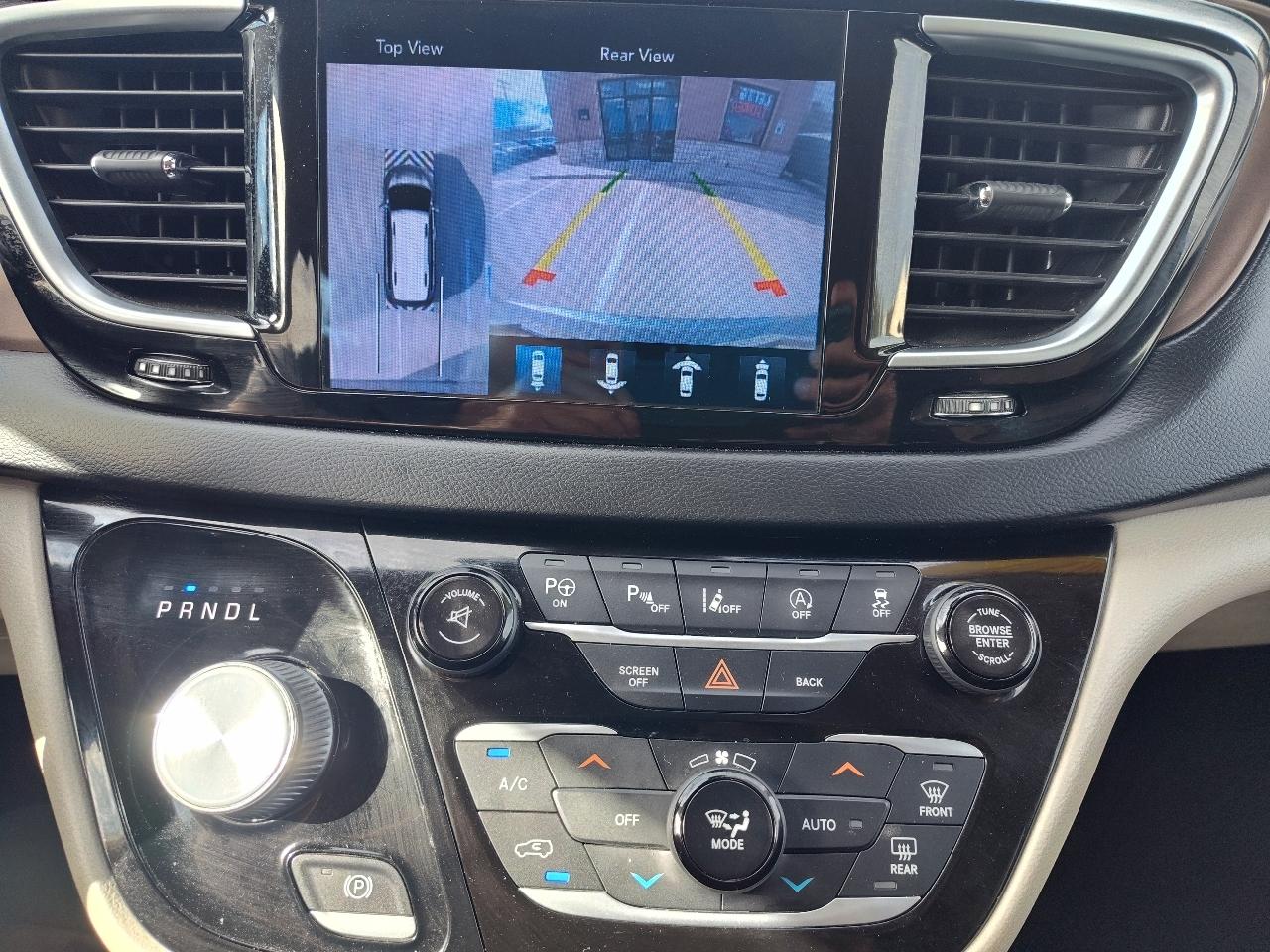 Chrysler Pacifica  2017