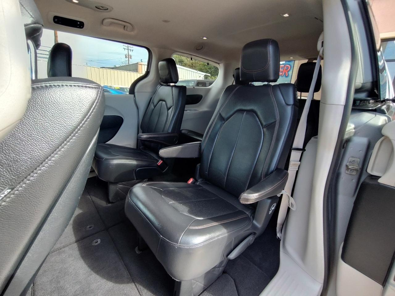 Chrysler Pacifica  2017