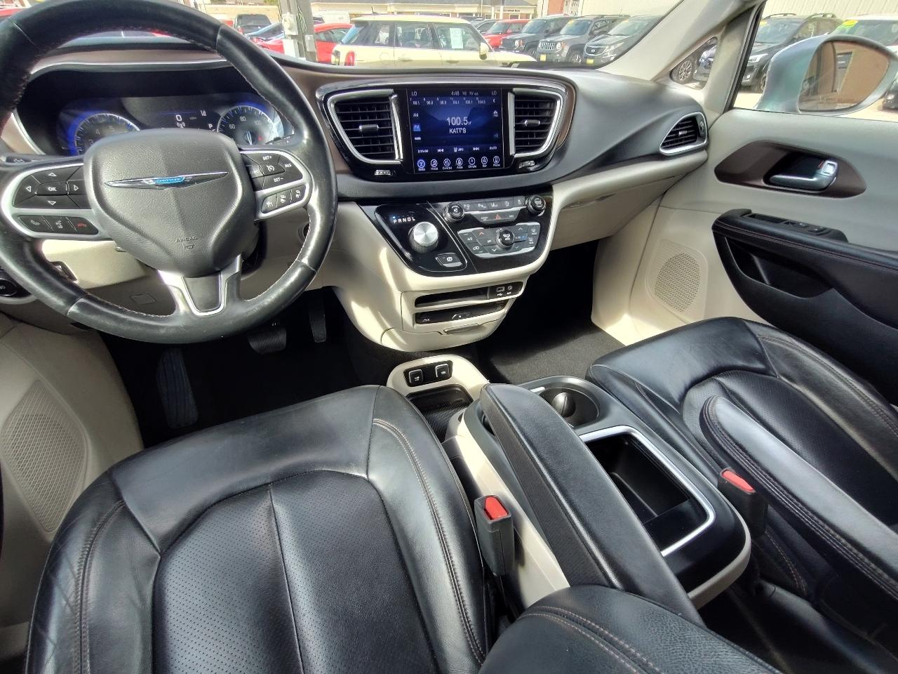 Chrysler Pacifica  2017