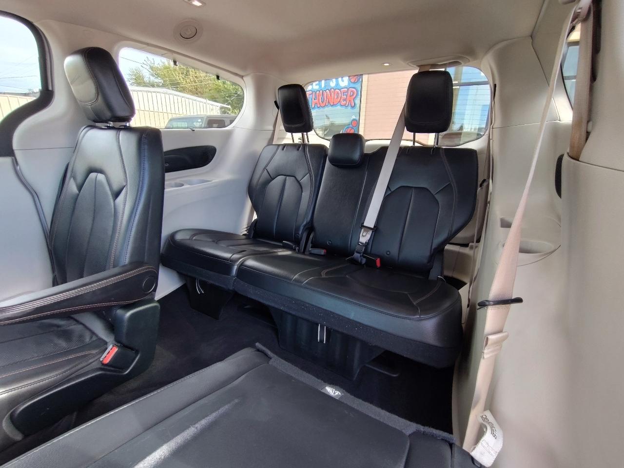 Chrysler Pacifica  2017