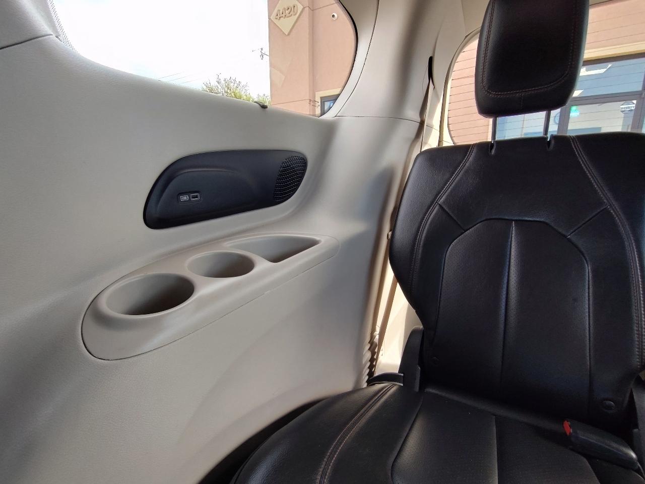 Chrysler Pacifica  2017