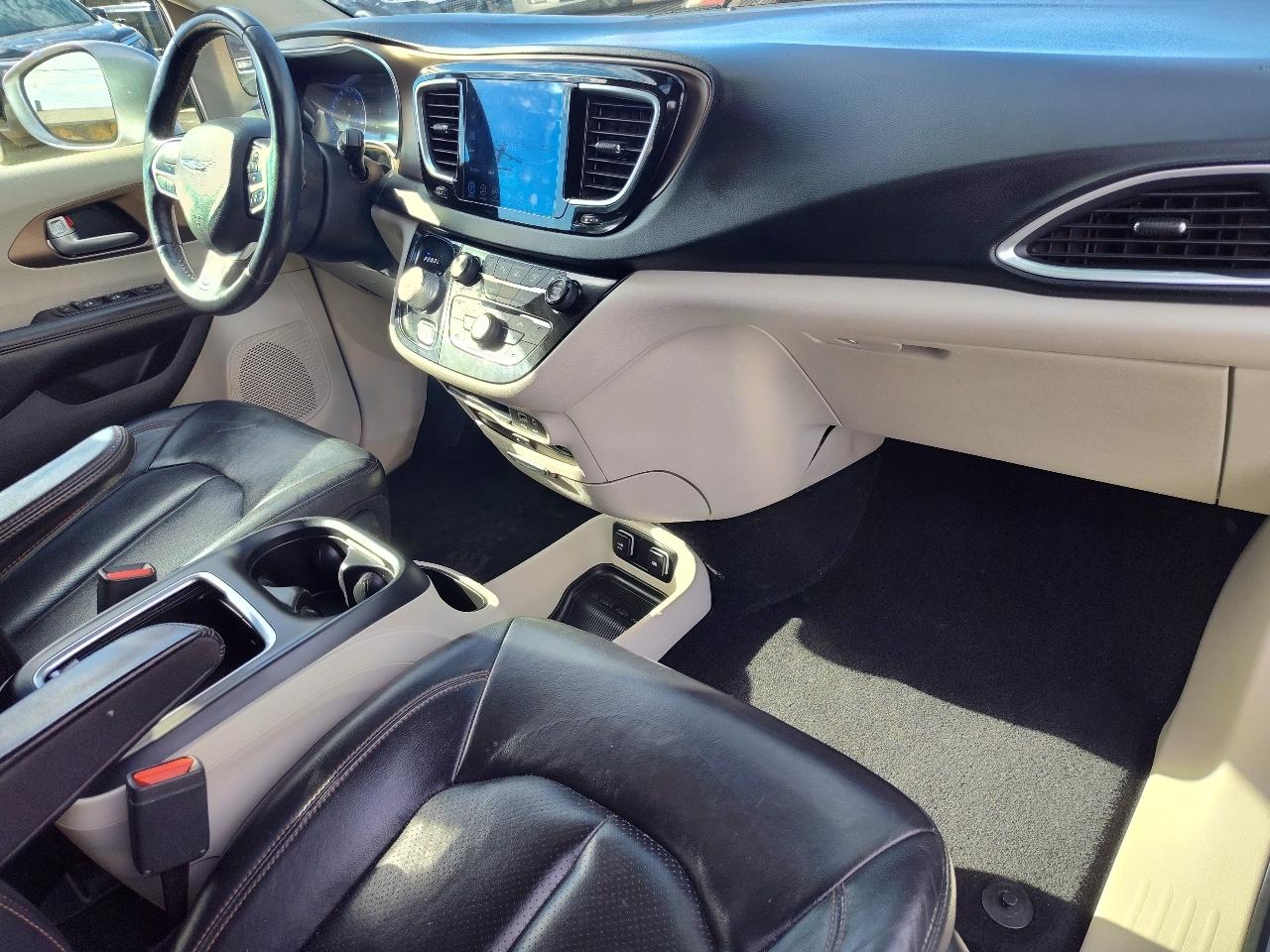 Chrysler Pacifica  2017