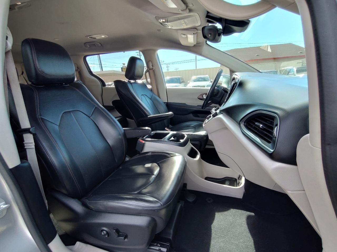 Chrysler Pacifica  2017
