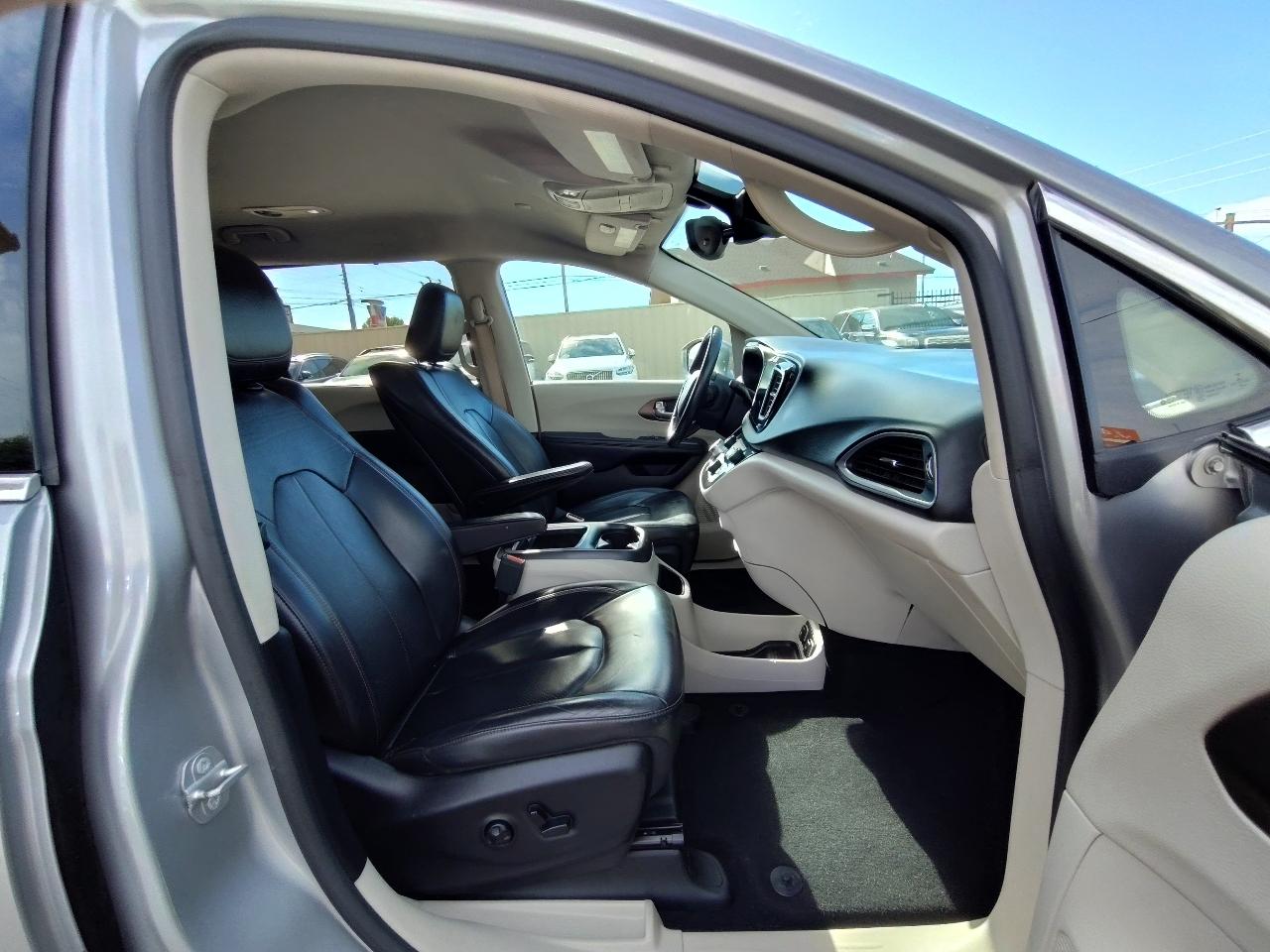 Chrysler Pacifica  2017