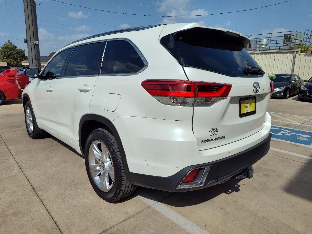 Toyota Highlander Limited FWD V6 2018