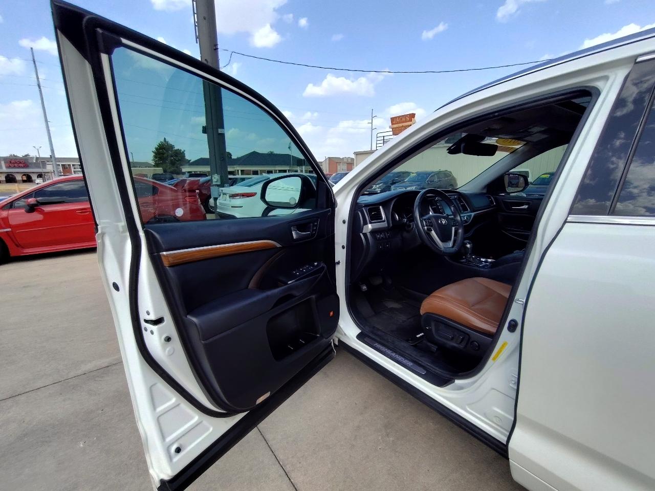 Toyota Highlander Limited FWD V6 2018