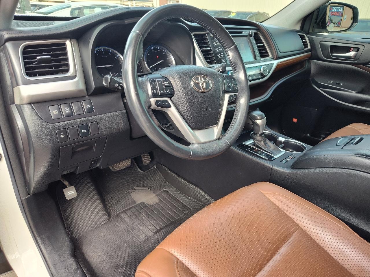 Toyota Highlander Limited FWD V6 2018