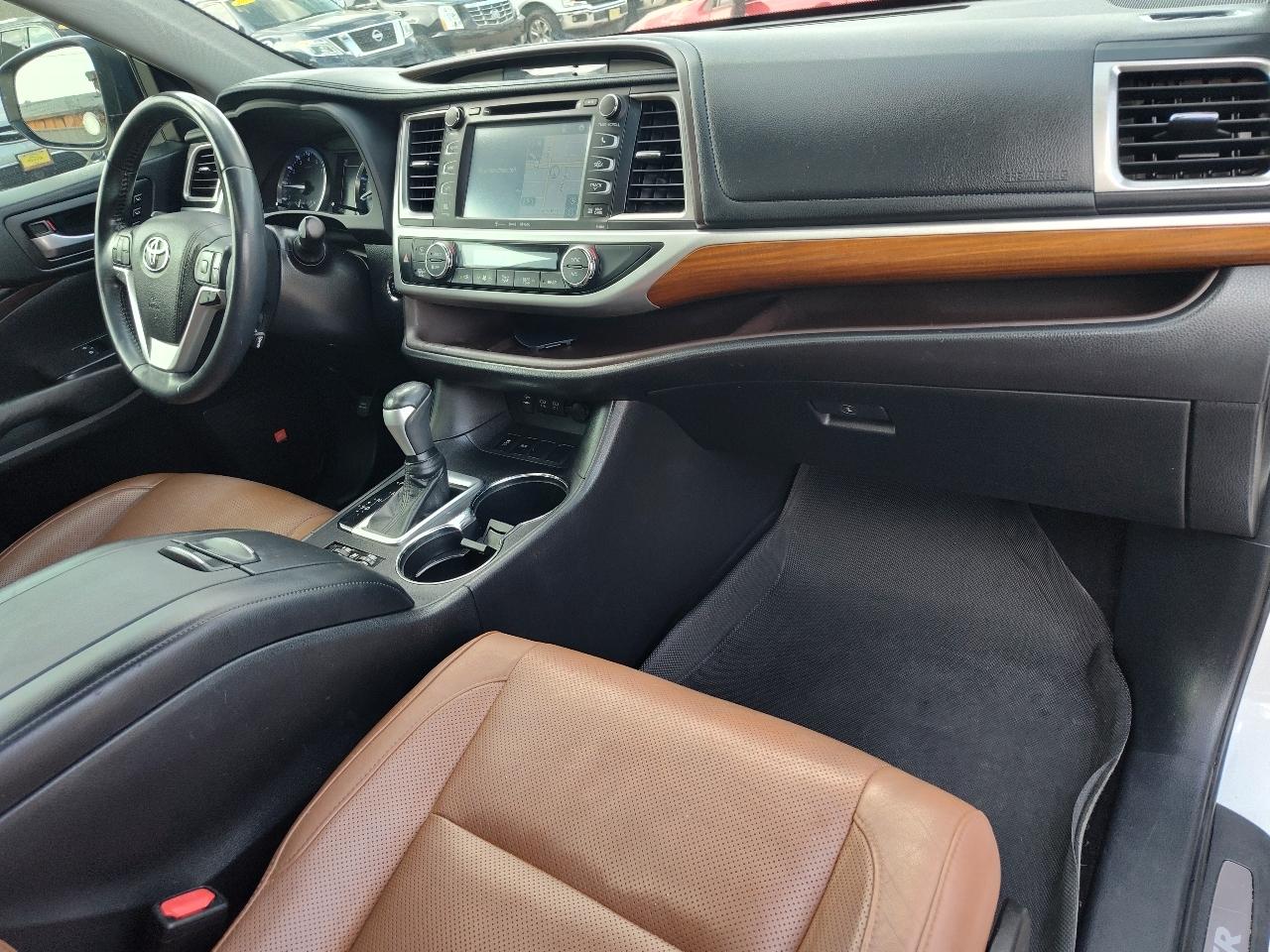Toyota Highlander Limited FWD V6 2018
