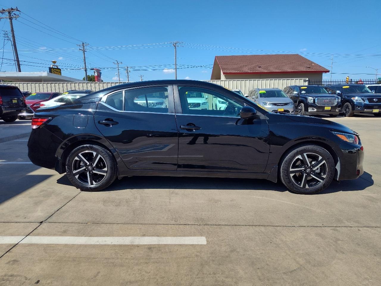 Nissan Sentra SV 4D Sedan 2024