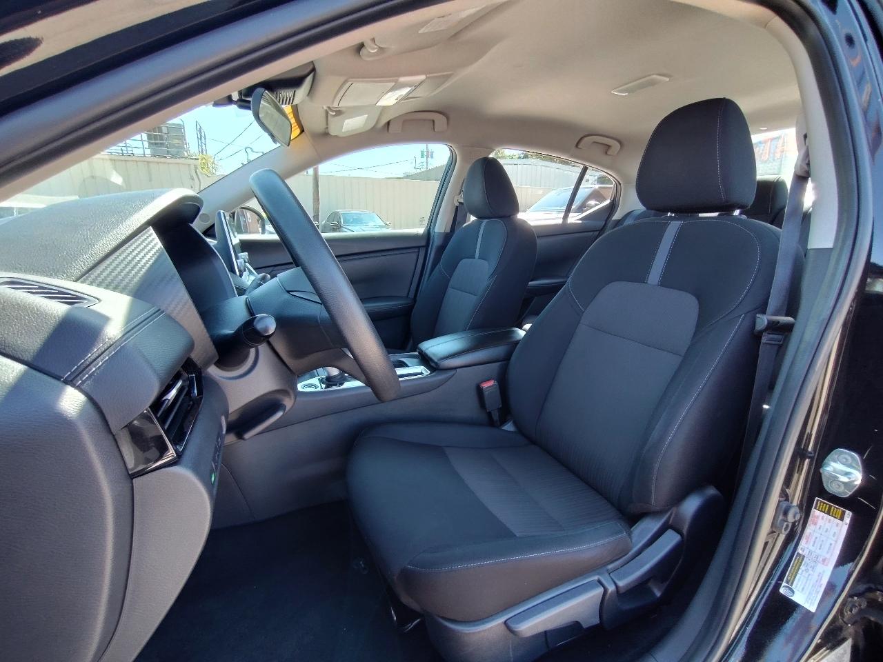 Nissan Sentra SV 4D Sedan 2024