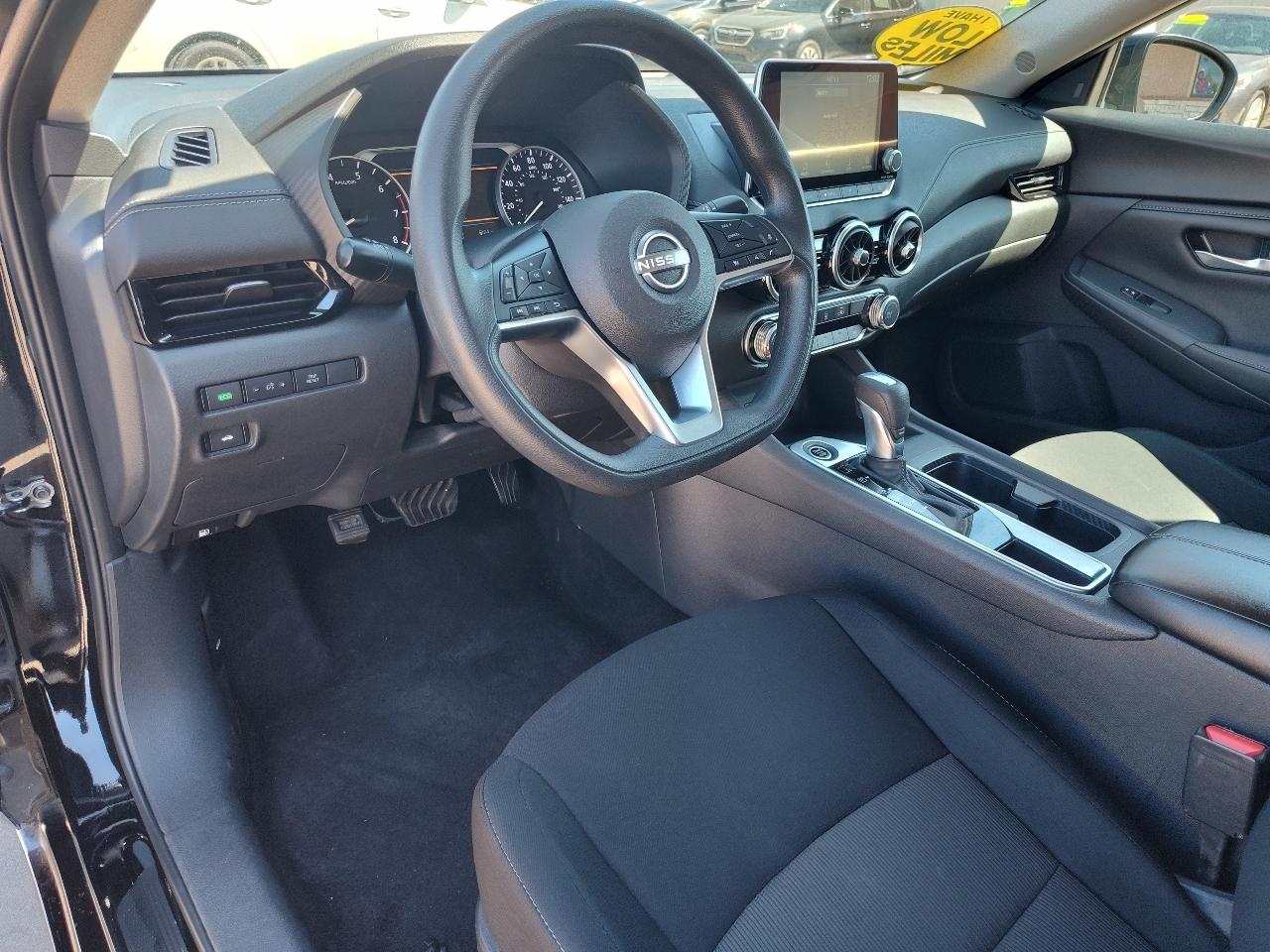 Nissan Sentra SV 4D Sedan 2024