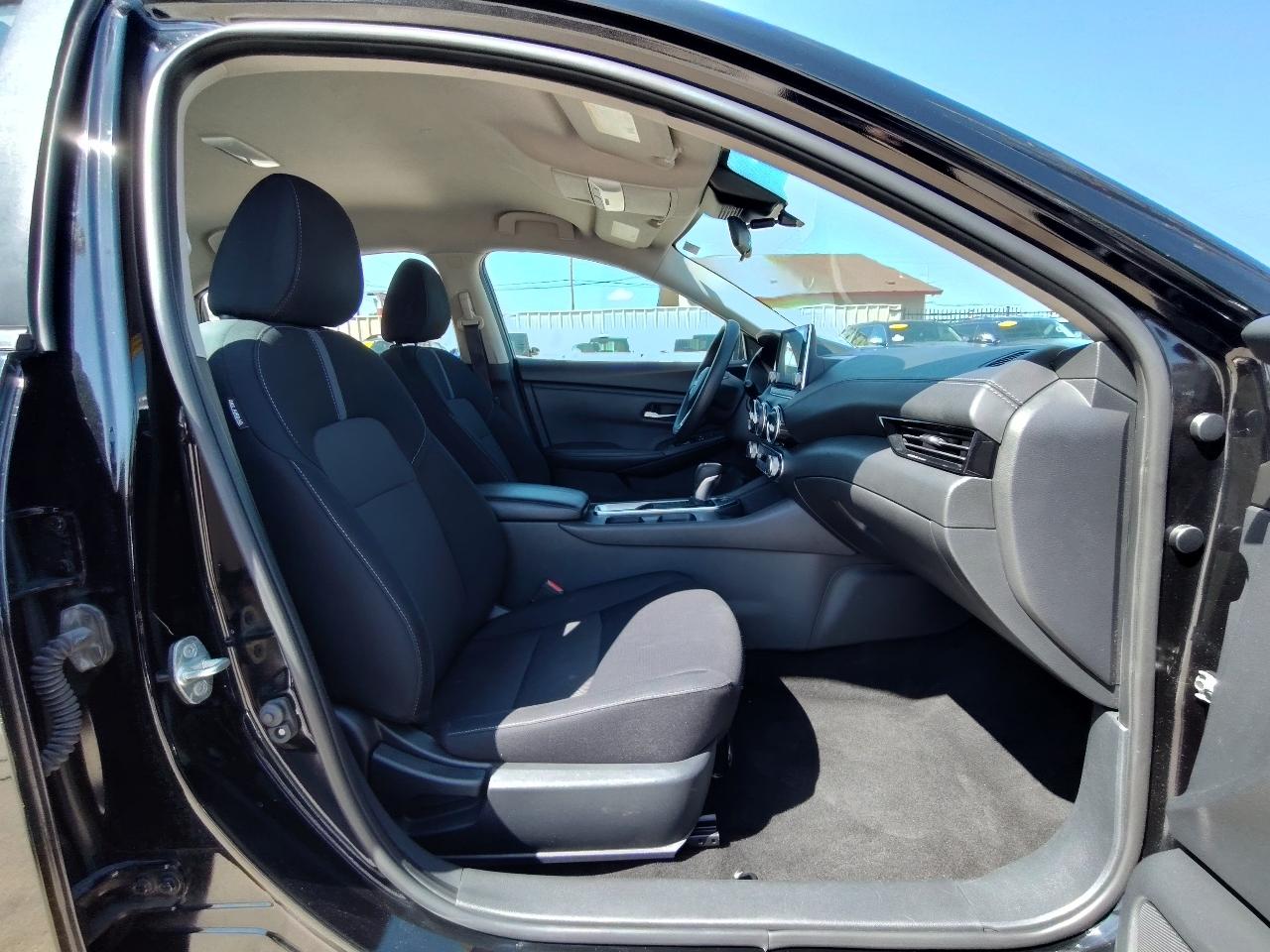 Nissan Sentra SV 4D Sedan 2024