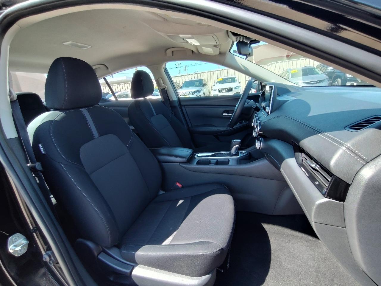 Nissan Sentra SV 4D Sedan 2024