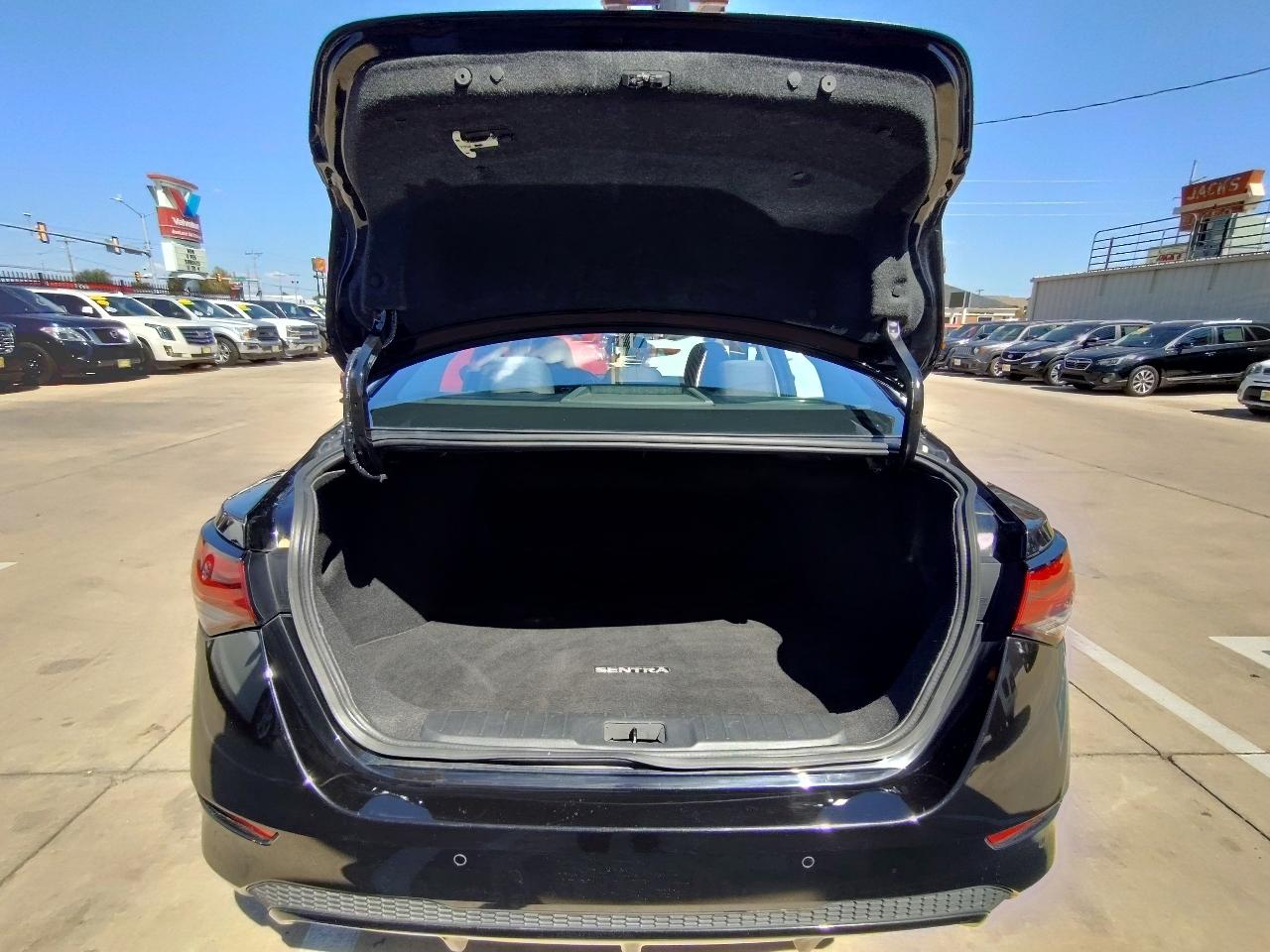 Nissan Sentra SV 4D Sedan 2024
