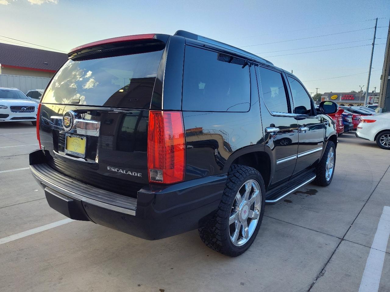 Cadillac Escalade  2012