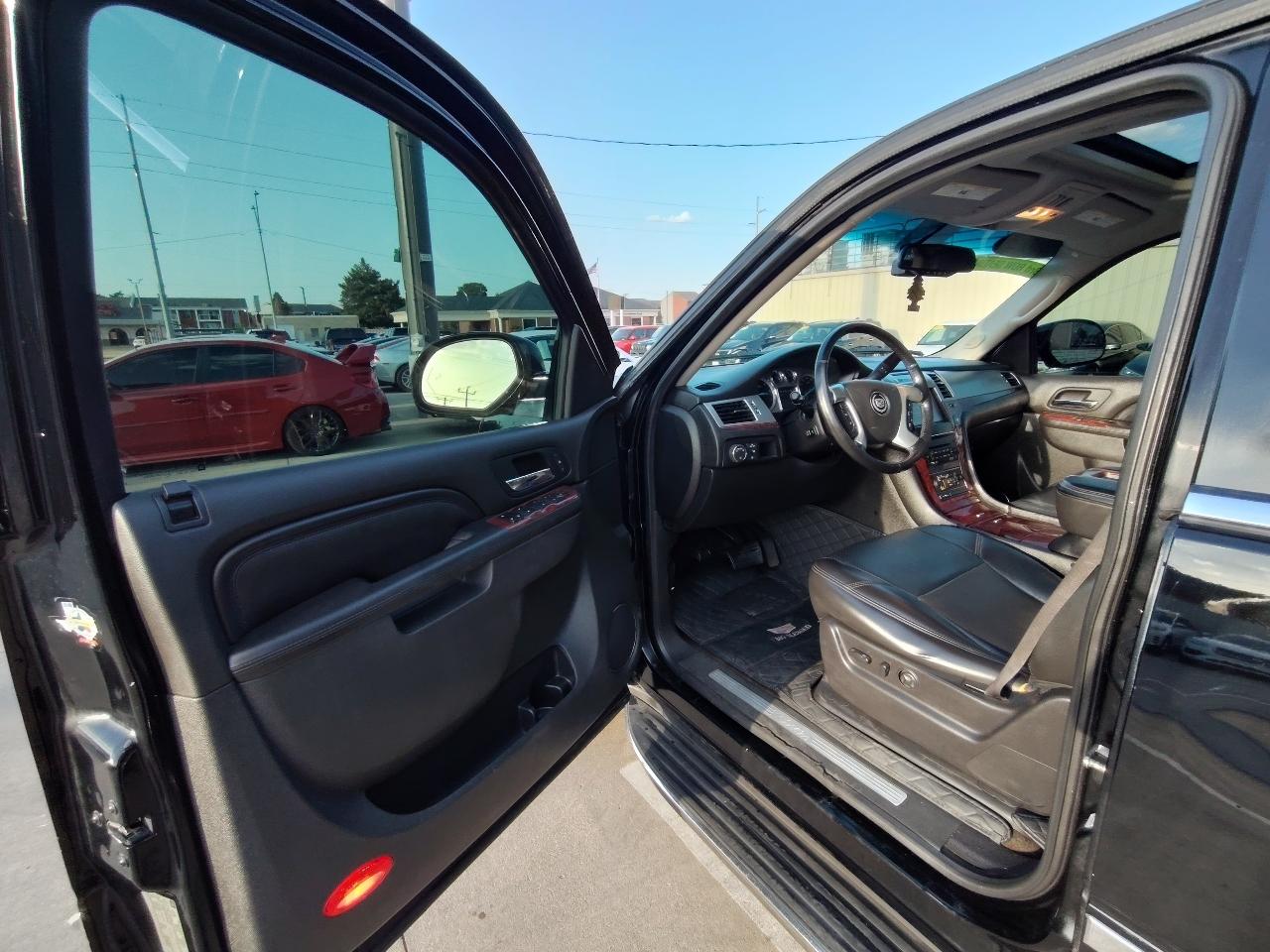 Cadillac Escalade  2012