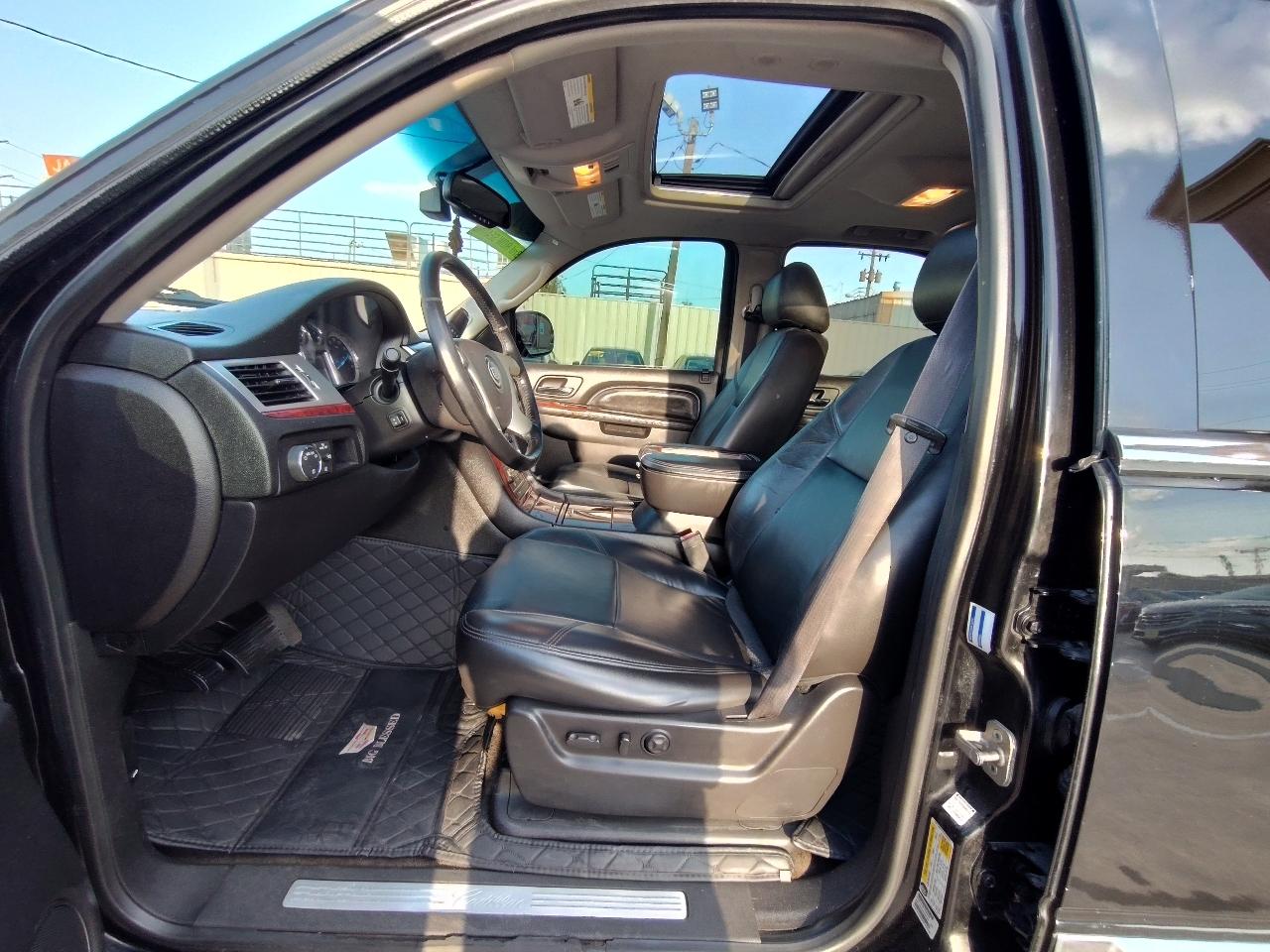Cadillac Escalade  2012