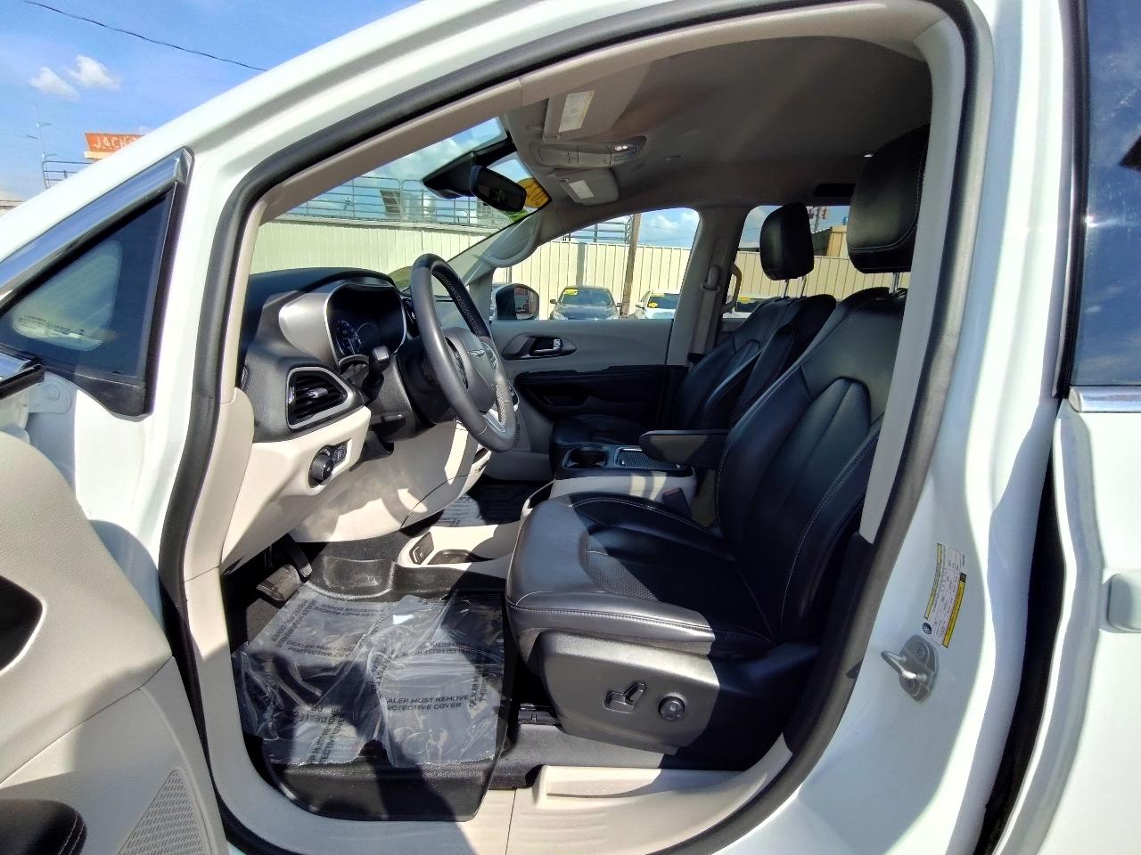 Chrysler Pacifica Touring L Plus 2023