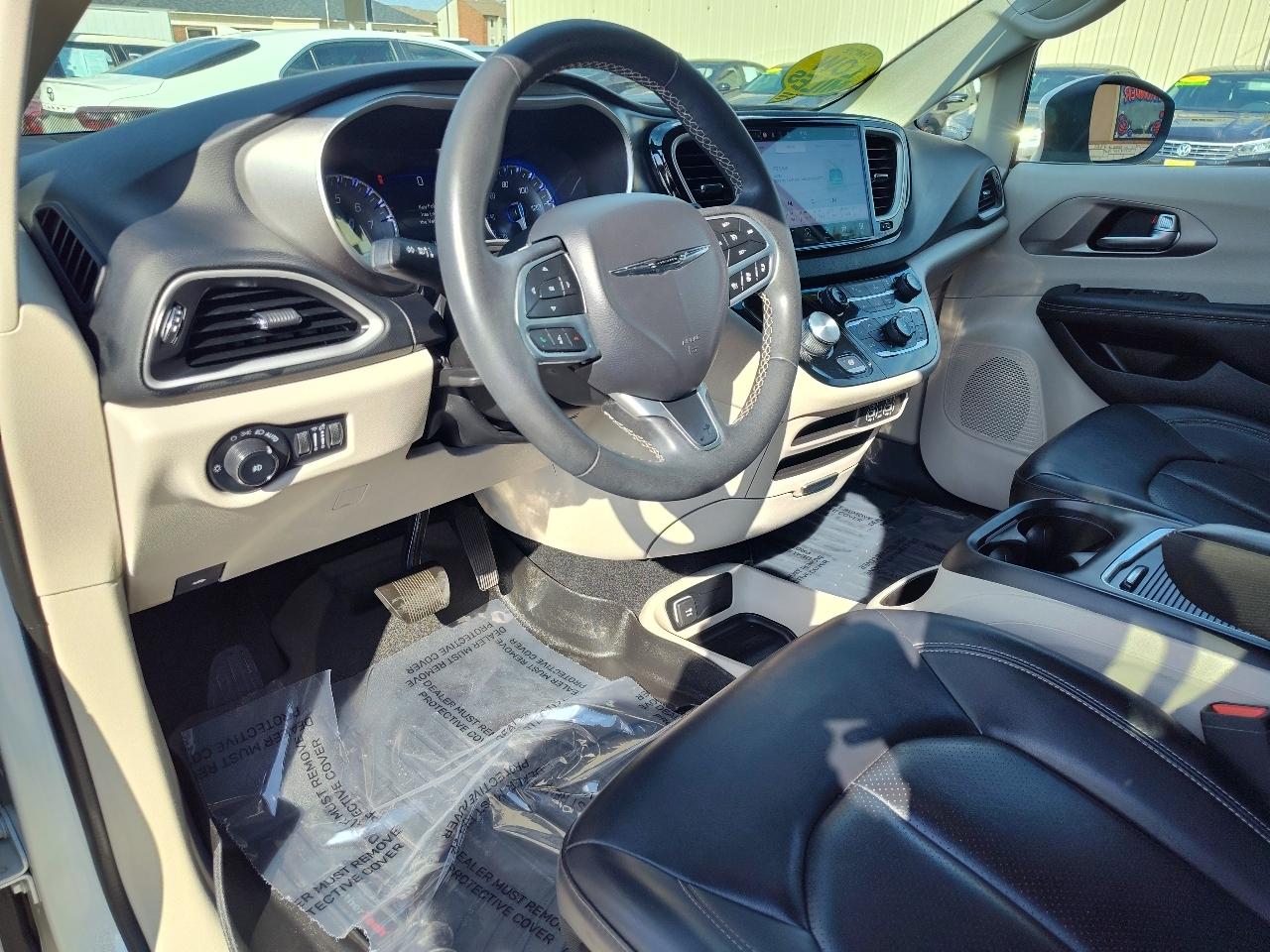 Chrysler Pacifica Touring L Plus 2023