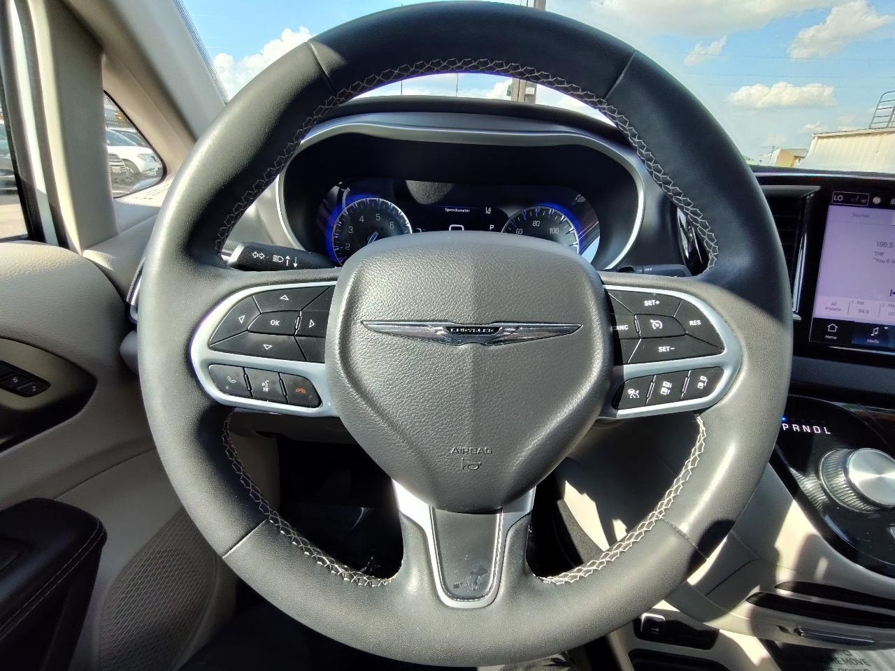 Chrysler Pacifica Touring L Plus 2023
