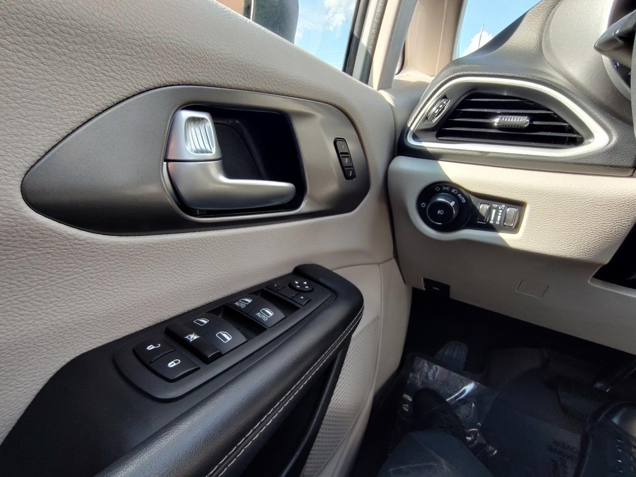 Chrysler Pacifica Touring L Plus 2023