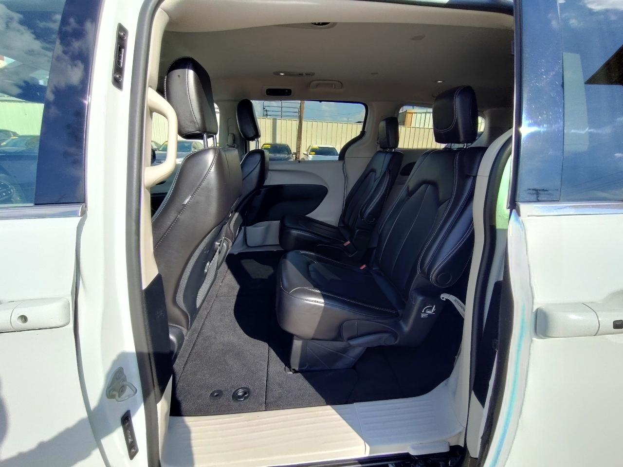 Chrysler Pacifica Touring L Plus 2023