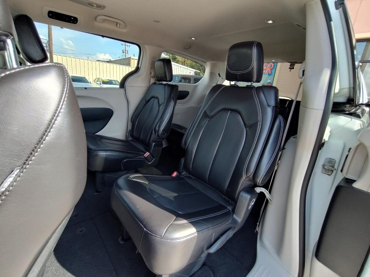 Chrysler Pacifica Touring L Plus 2023