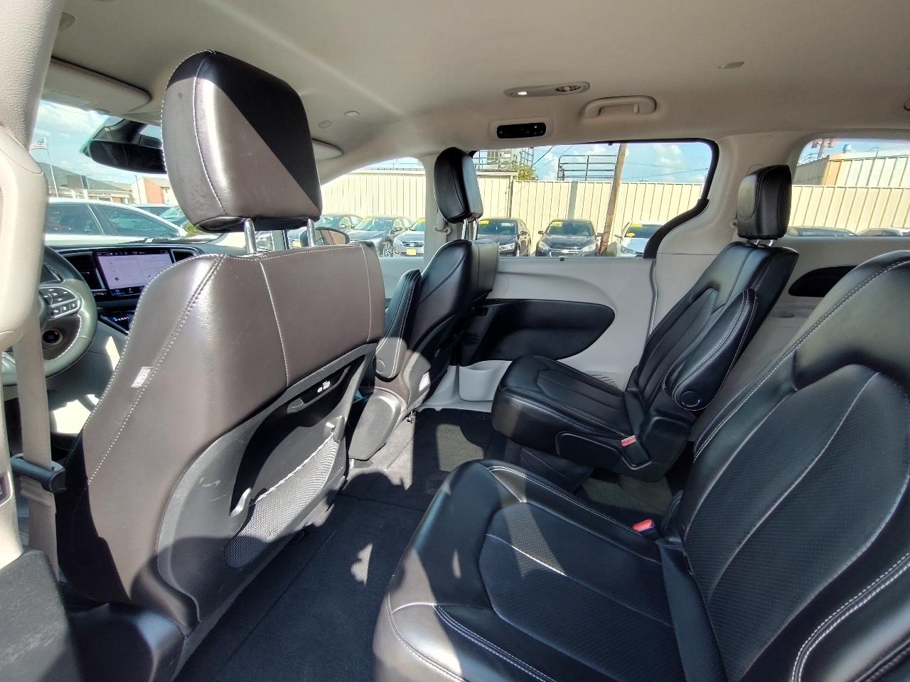 Chrysler Pacifica Touring L Plus 2023