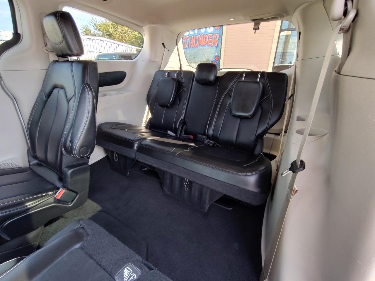 Chrysler Pacifica Touring L Plus 2023