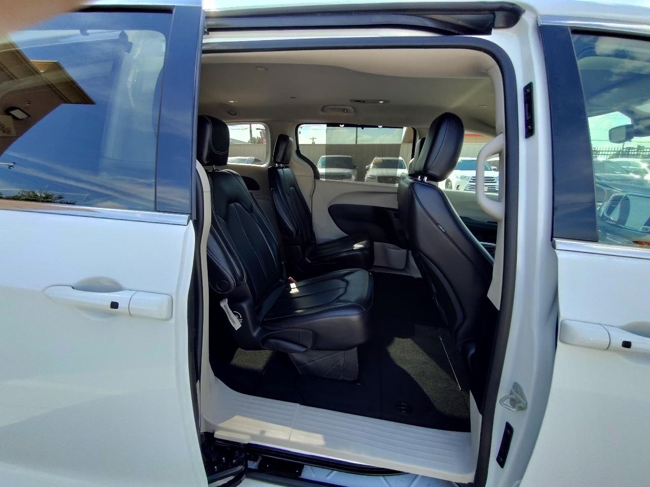 Chrysler Pacifica Touring L Plus 2023